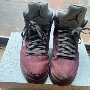 Like new no marks clean! a picture/original box, this is authentic Nike